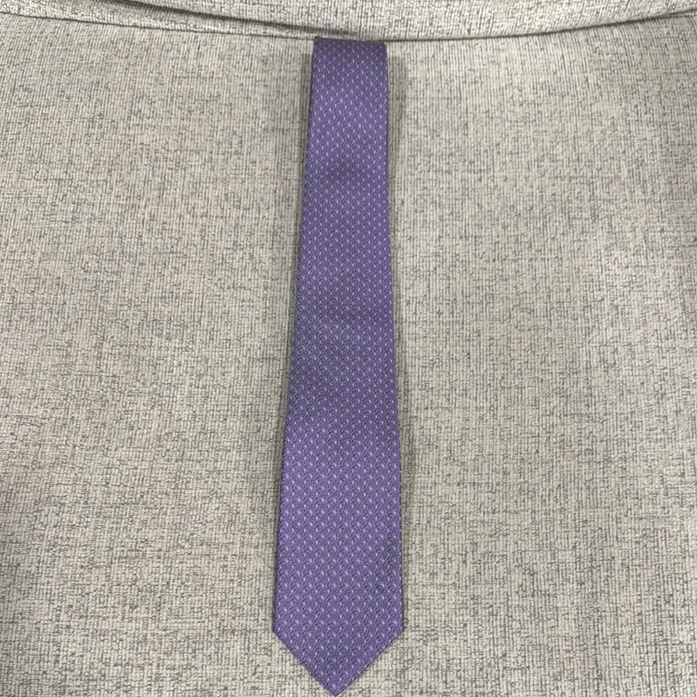 Elegant Jos. A Bank Reserve Purple Tie